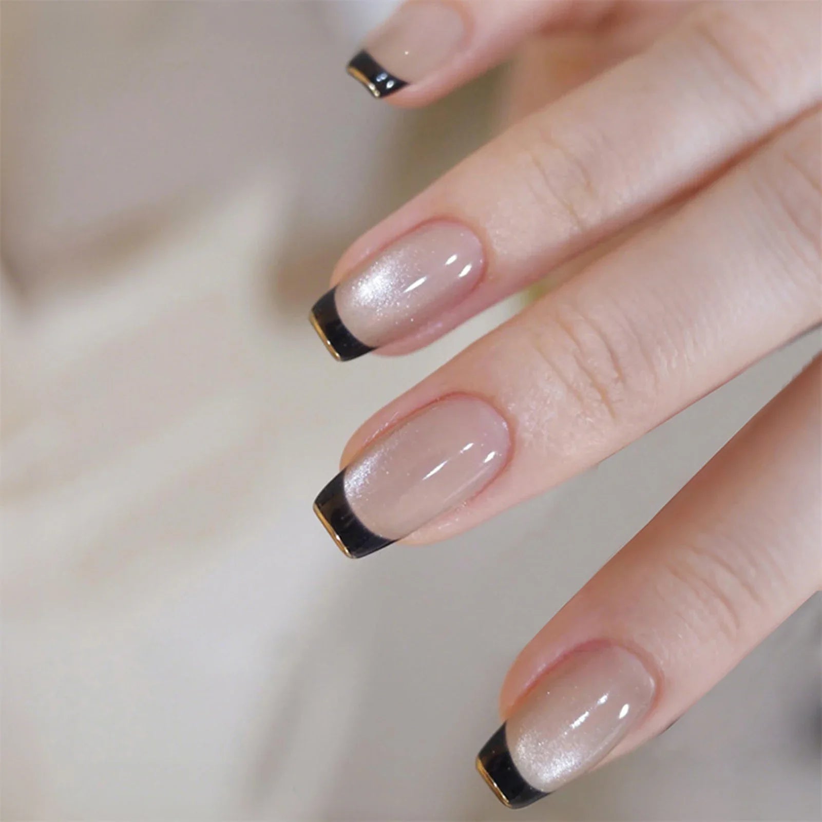 Gold/Black French Fake Nails 24Pcs Glossy Cat's Eyes Press On Nails Gentle Women Charm Manicure Full Cover False Nails Art