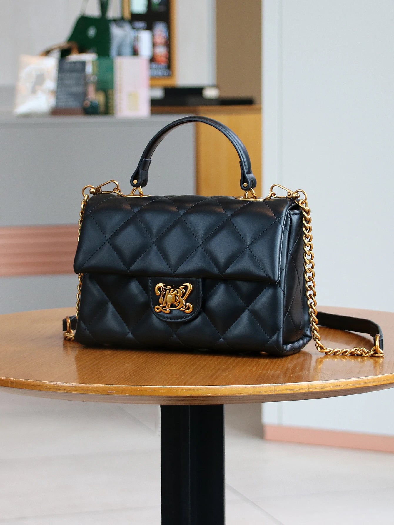 Luxury fashion handbag spring and summer 2025 new rhombic chain temperament handbag high sense niche design shoulder messenger b