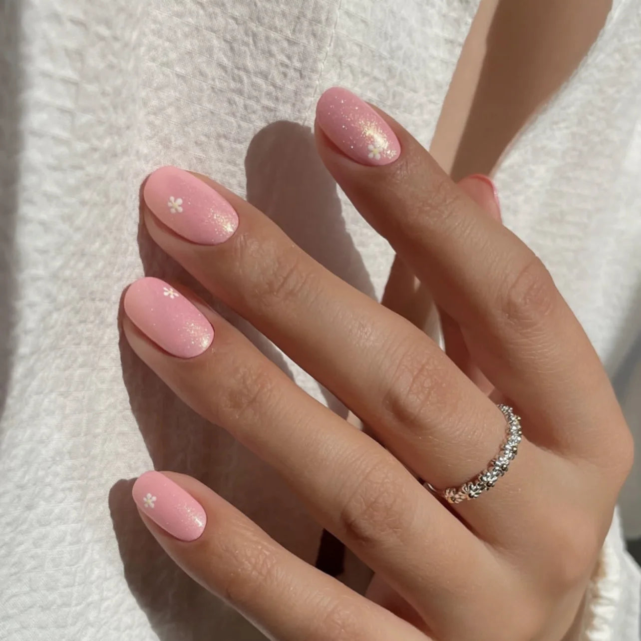 24pcs Shiny Nude Pink False Nails Ins Simple Almond Fake Nails Tips Wearable Detachable Sweet Korean Press on Nails
