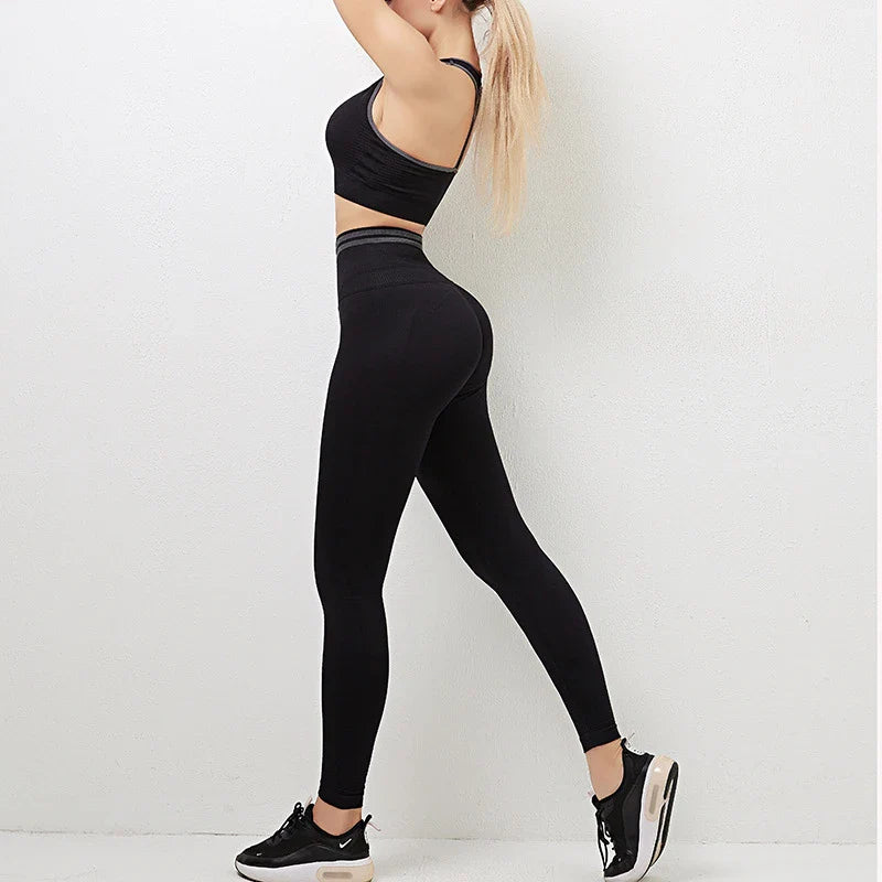 Seamless Yoga Sets Sports Fitness Peach Hip-lifting Shorts Beauty Back Short-Sleeved Suits Workout Gym Leggings Set for Women Black3