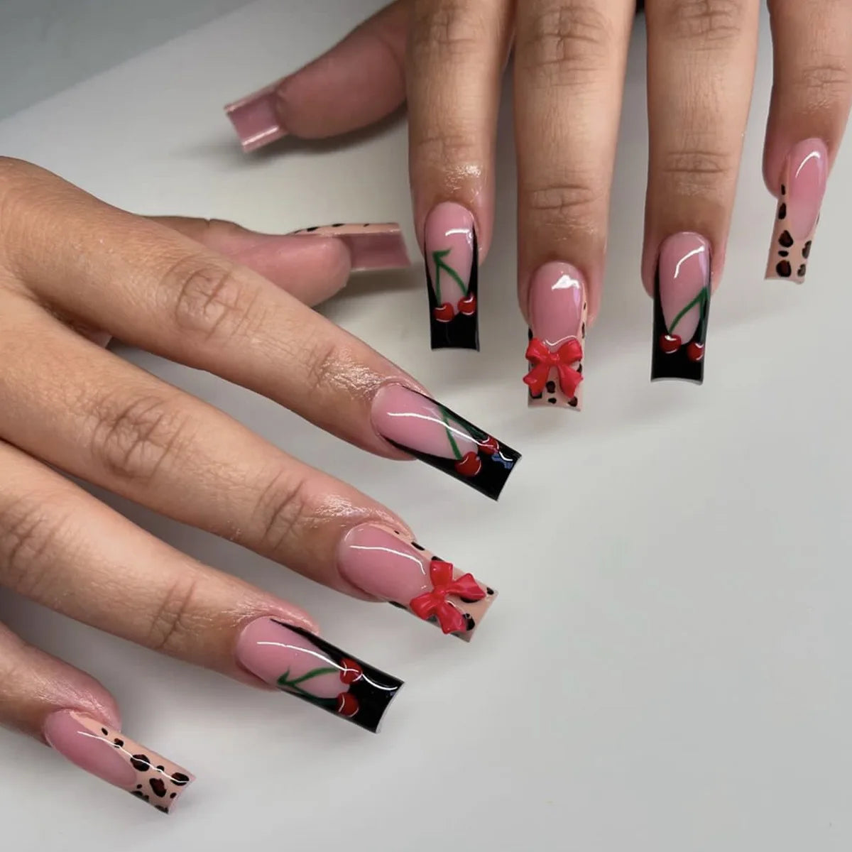 24Pcs French Black Press on Nails Mid-length Square Head Fake Nails with 3D Bow Tie Rhinestone Wearable Finished False Nail Tips