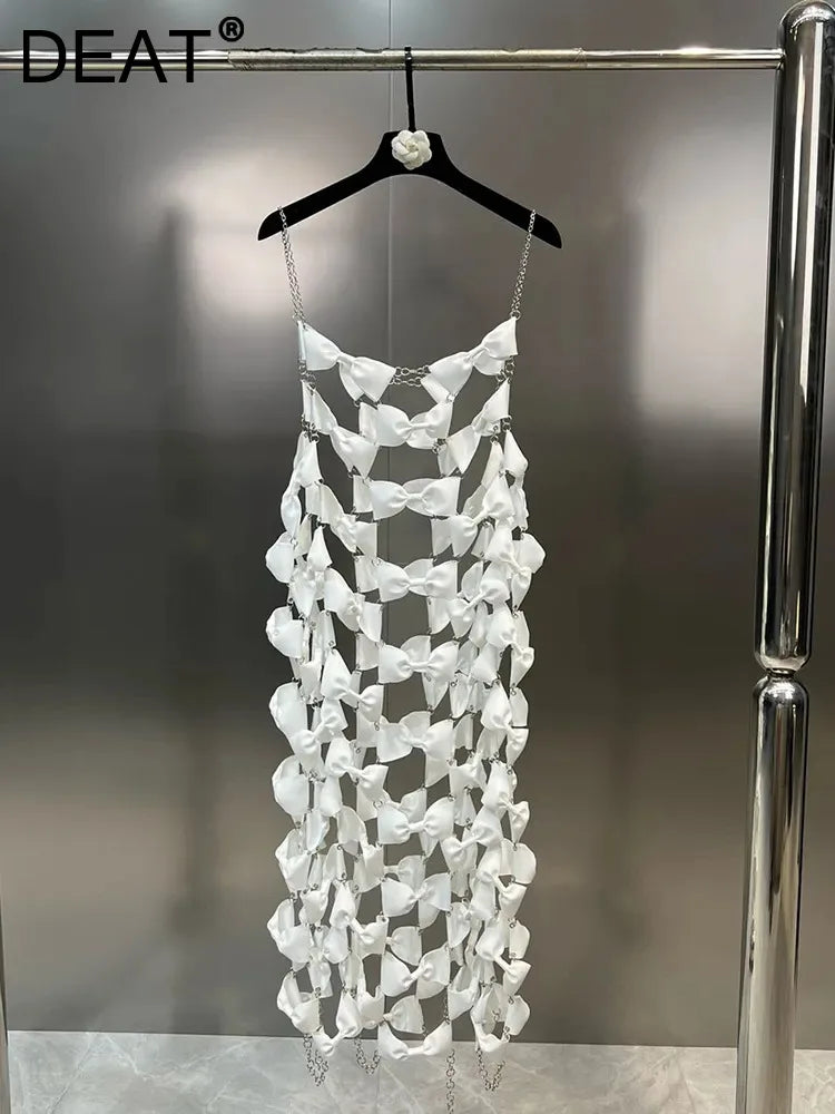 DEAT New Items Women's Metal Chain Bow Spliced Hollow Out Dress Spring Backless Sleeveless Pullover Dresses Female 11XX6527