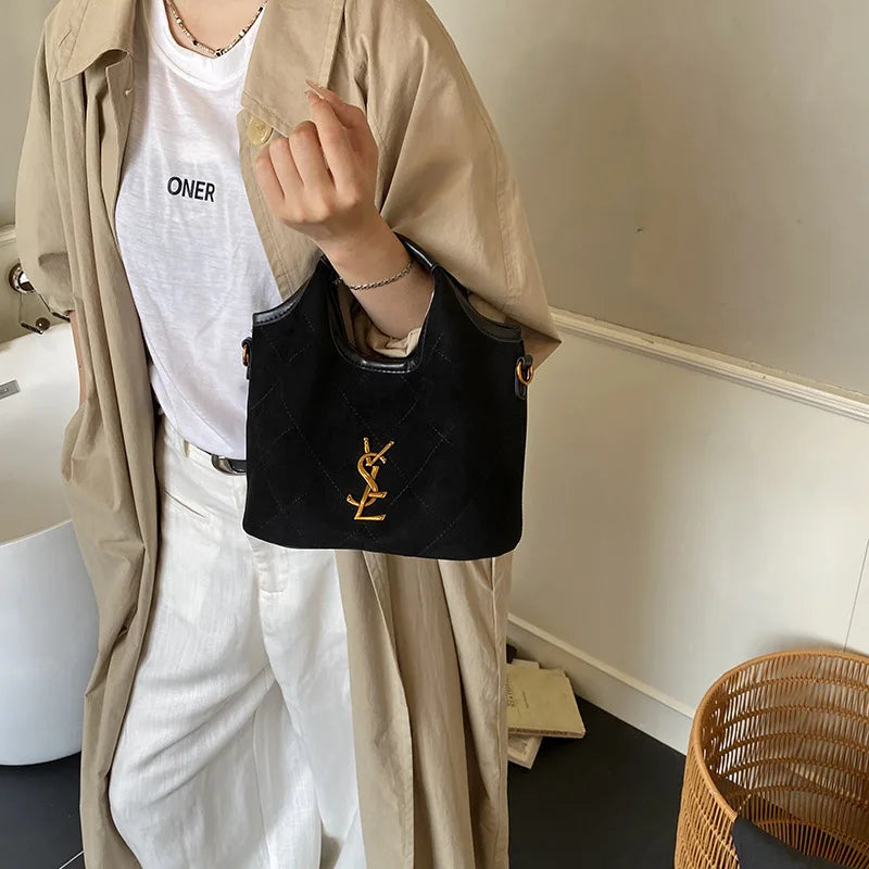 2025 New Bucket Bag, Designer Quilted Crossbody Bag for Women, Large Capacity Chain Shoulder Purse, Korean Style Handbag