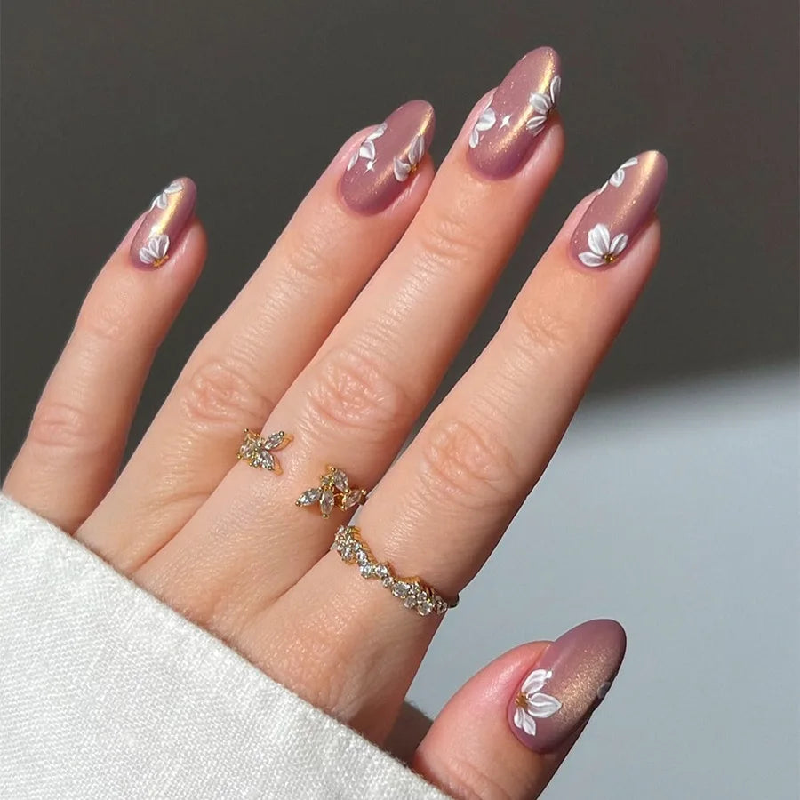 Glossy Gray Cat's Eyes False Nails Love Heart Printed Charms Press on Nails for Women and Girls Daily Party Fake Nails Tips