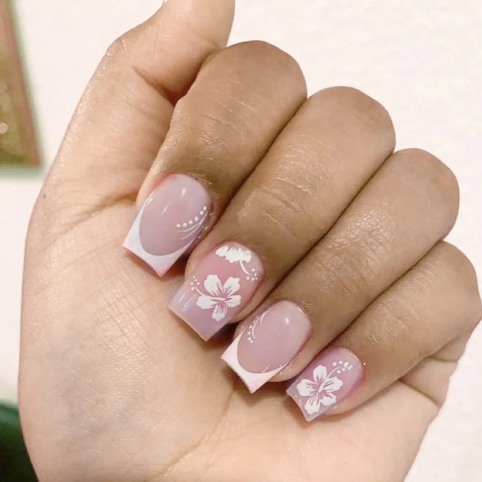 White French Fake Nails with Flower Printed 24Pcs Blush Pink Press On Nails Short Square False Nails Tips DIY Charm Manicure