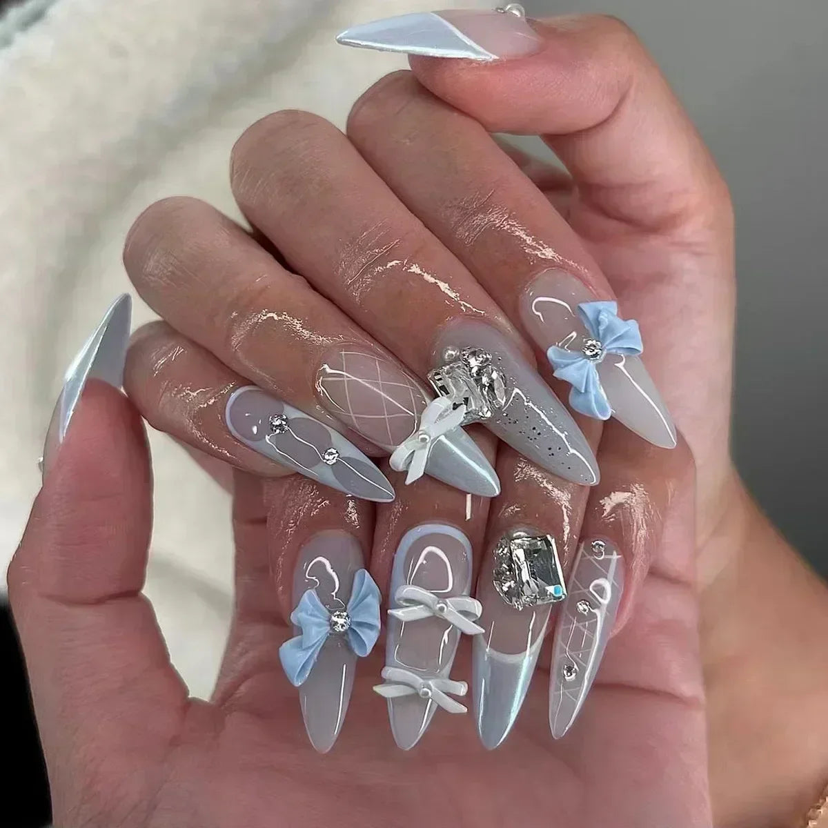 24 peças de unhas postiças de rosas vermelhas, flores longas, balé, design de unhas postiças francesas, cobertura total, pontas de unhas postiças vestíveis, arte