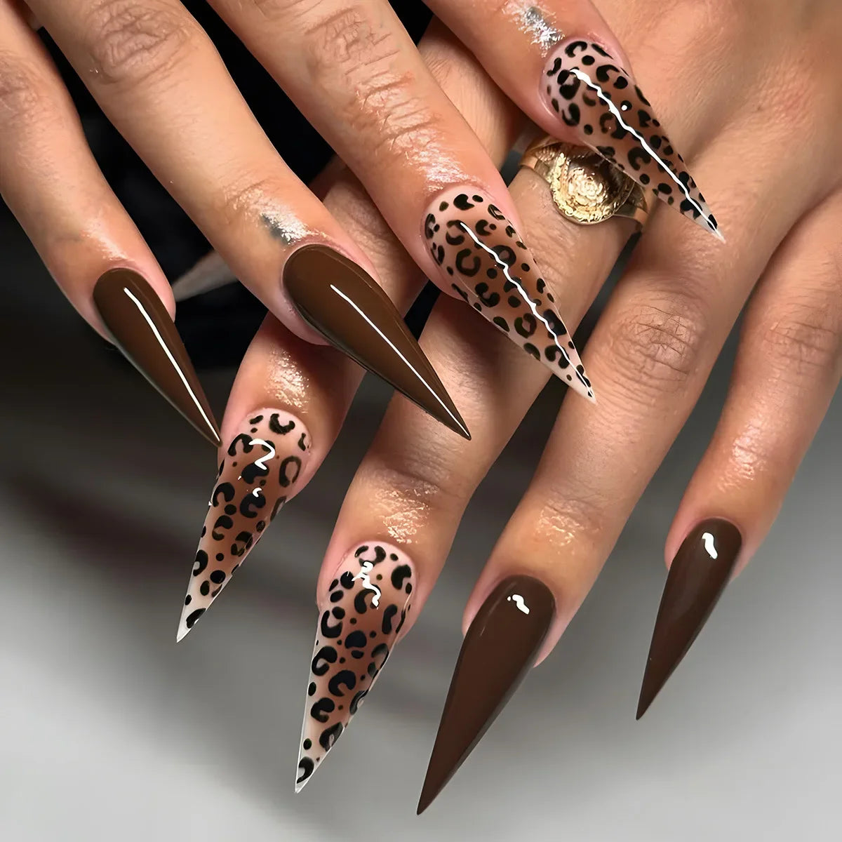 24Pcs Long Stiletto Press on Nails Simple French Leopard Print Design False Nails Reusable Artificial Full Cover Fake Nails Tips