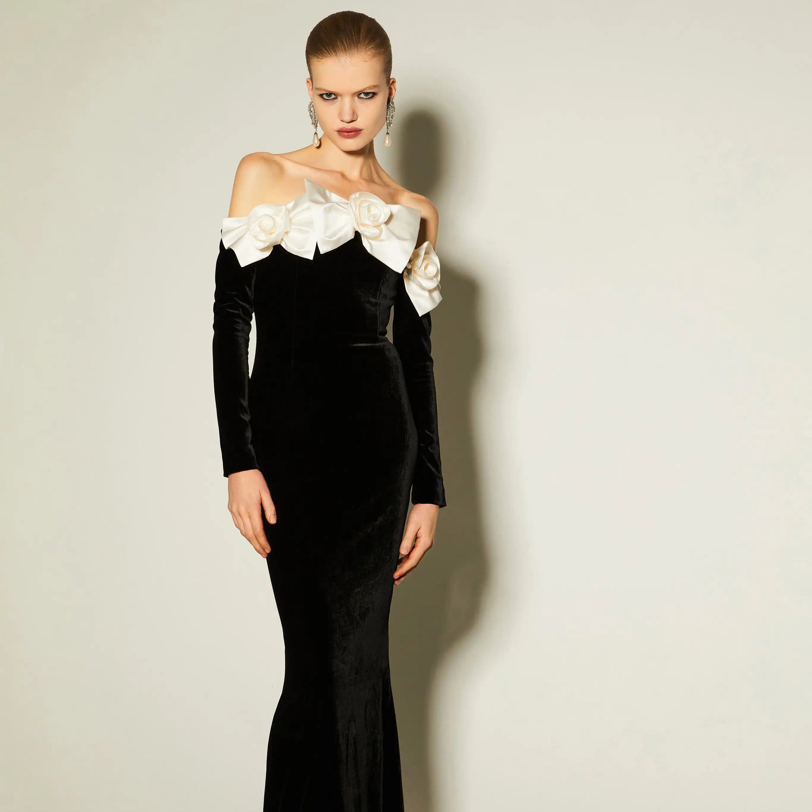 Winter Style Women Long Sleeve Sexy Off the Shoulder Floor-length Dress Velvet Elegant Evening Party Celebrate Dress