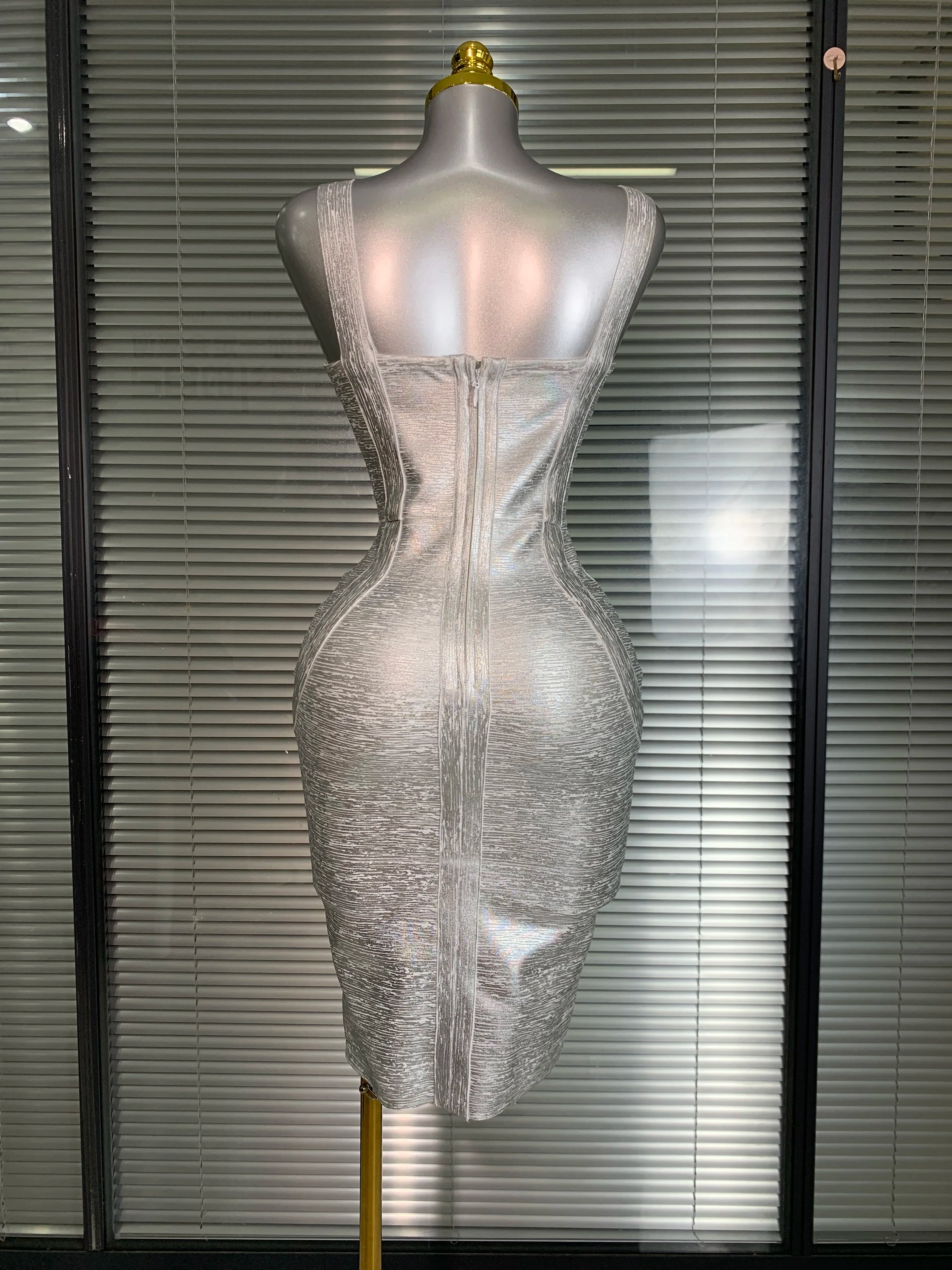 Brand New 2025 Women Bodycon Bandage Dress Sexy Bronzing Silver Celebrity Fashion High Street Evening Party Dress Vestido