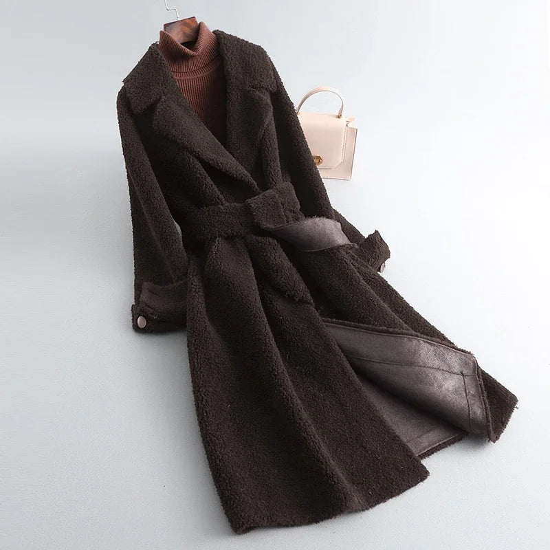 Pure Wool Shearling Coat for women,Long Female Slim Fur One Lamb Fur Coat,autumn/Winter 2024,New