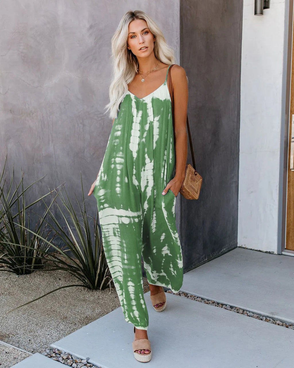 Women's jumpsuit clothing wholesale Russian European and American suspender sexy wide leg pants green