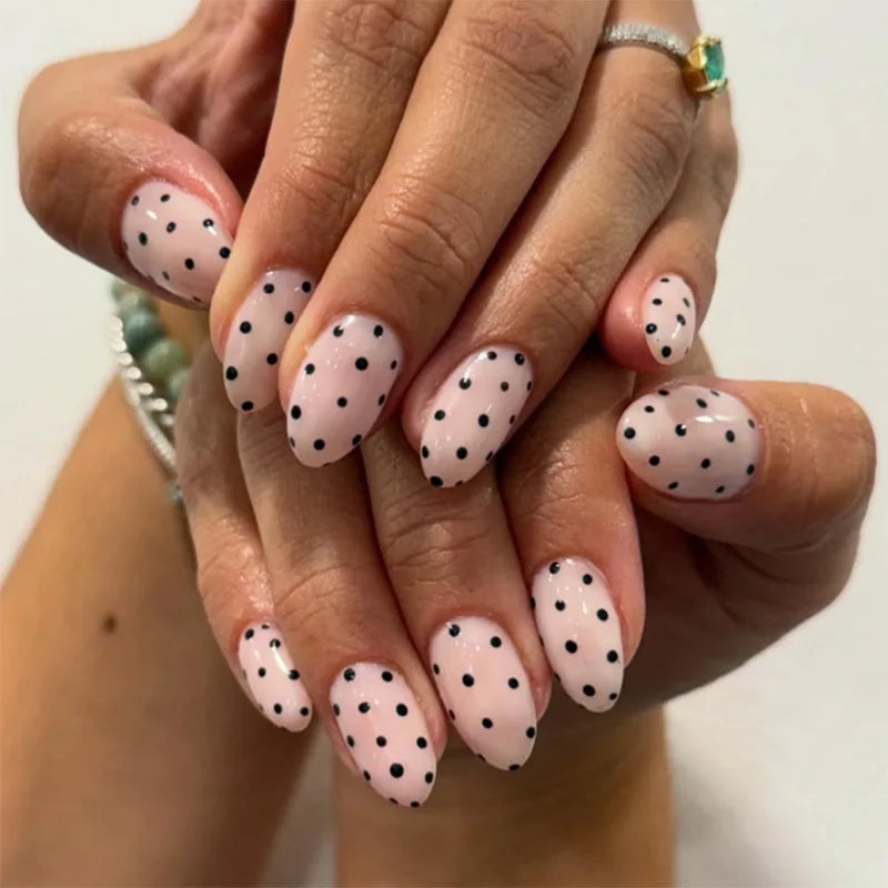 24pcs Short Oval Press on Nails Art Polka Dots Black Full Cover Nail Tips Simple Detachable Fake Nail Sets Fashion False Nails