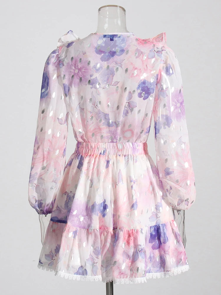 Conjunto colorido de duas peças para mulheres, gola redonda, manga comprida, top, cintura alta, mini saias, conjunto de malha para o verão, roupas femininas 2024