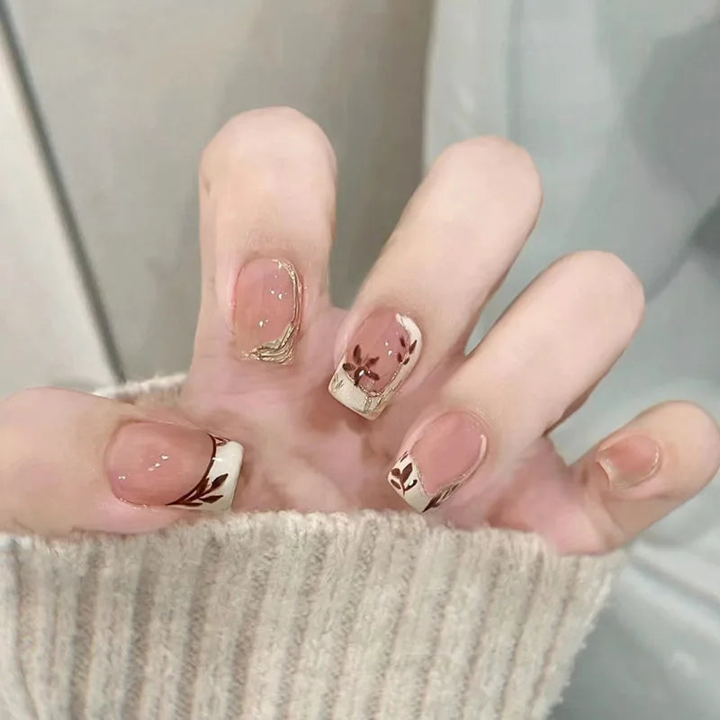 24Pcs Short Square Head Full Cover Nails Tips Cat's Eye Silver Gradient Fake Nail Bow Rhinestone Detachable Press on False Nails