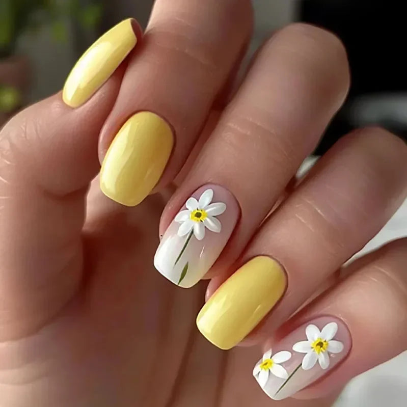 Lot de 24 faux ongles courts et carrés à motif floral avec colle, couleur unie, en acrylique, à appliquer soi-même, style French manucure simple et complet