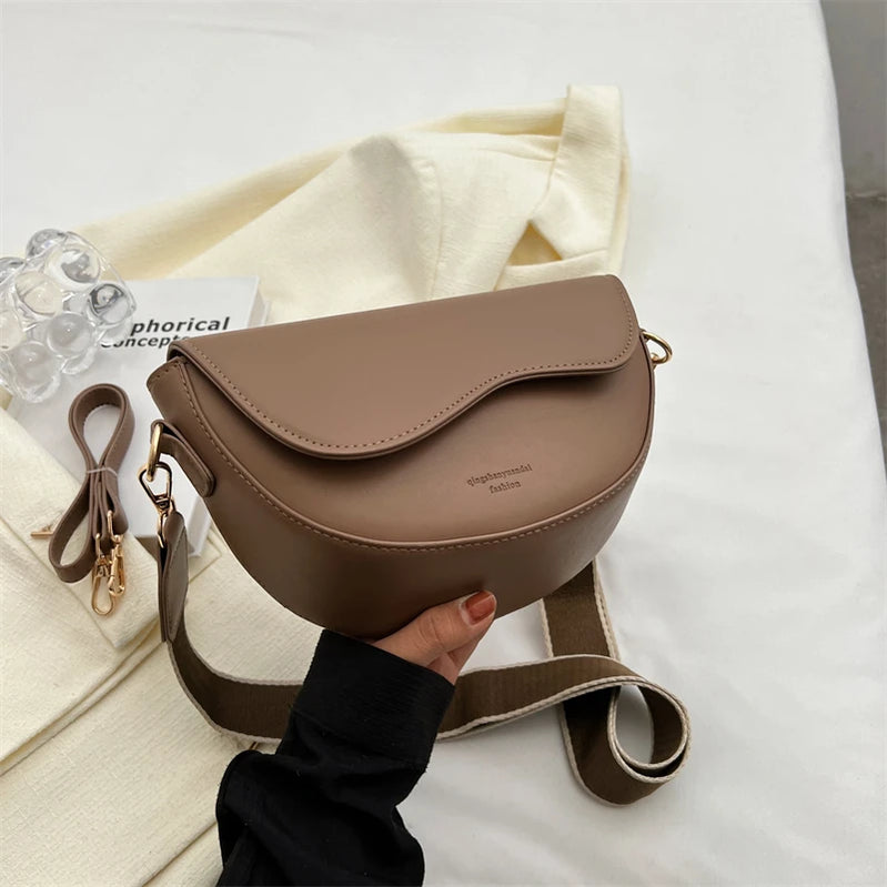 Small Leather Saddle Armpit Bags for Women Summer Chain Shoulder Crossbody Bag Ladies Vintage Underarm Handbags bolsa Khaki