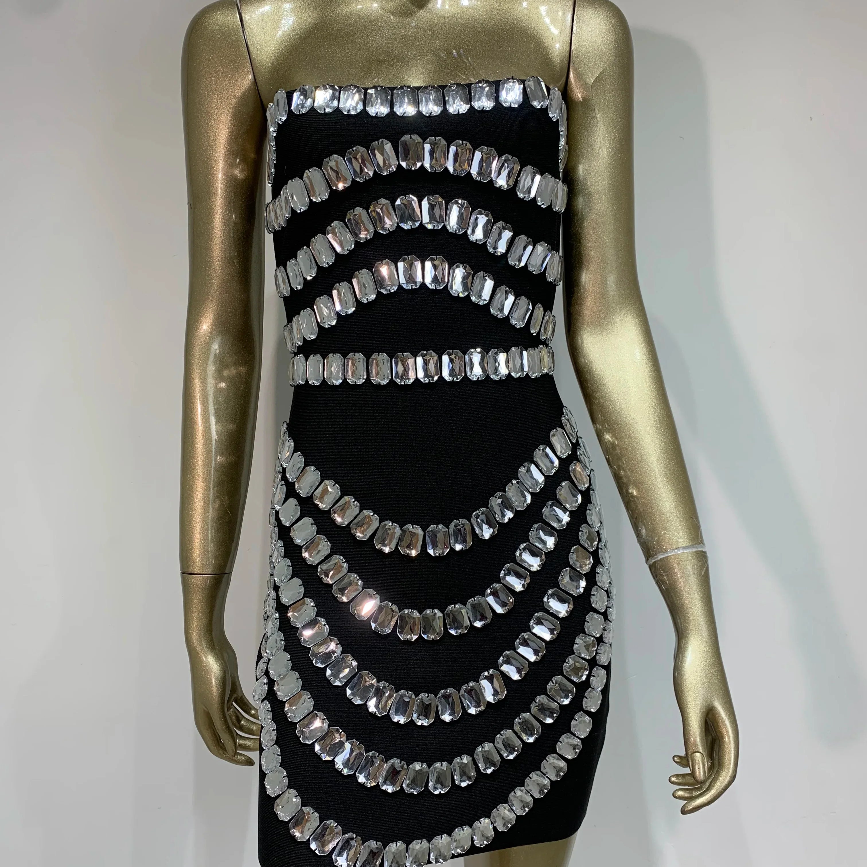 Vestido curto preto sem alças com contas e bandagem colado ao corpo, elegante, para festa noturna, verão, celebridade, 2025