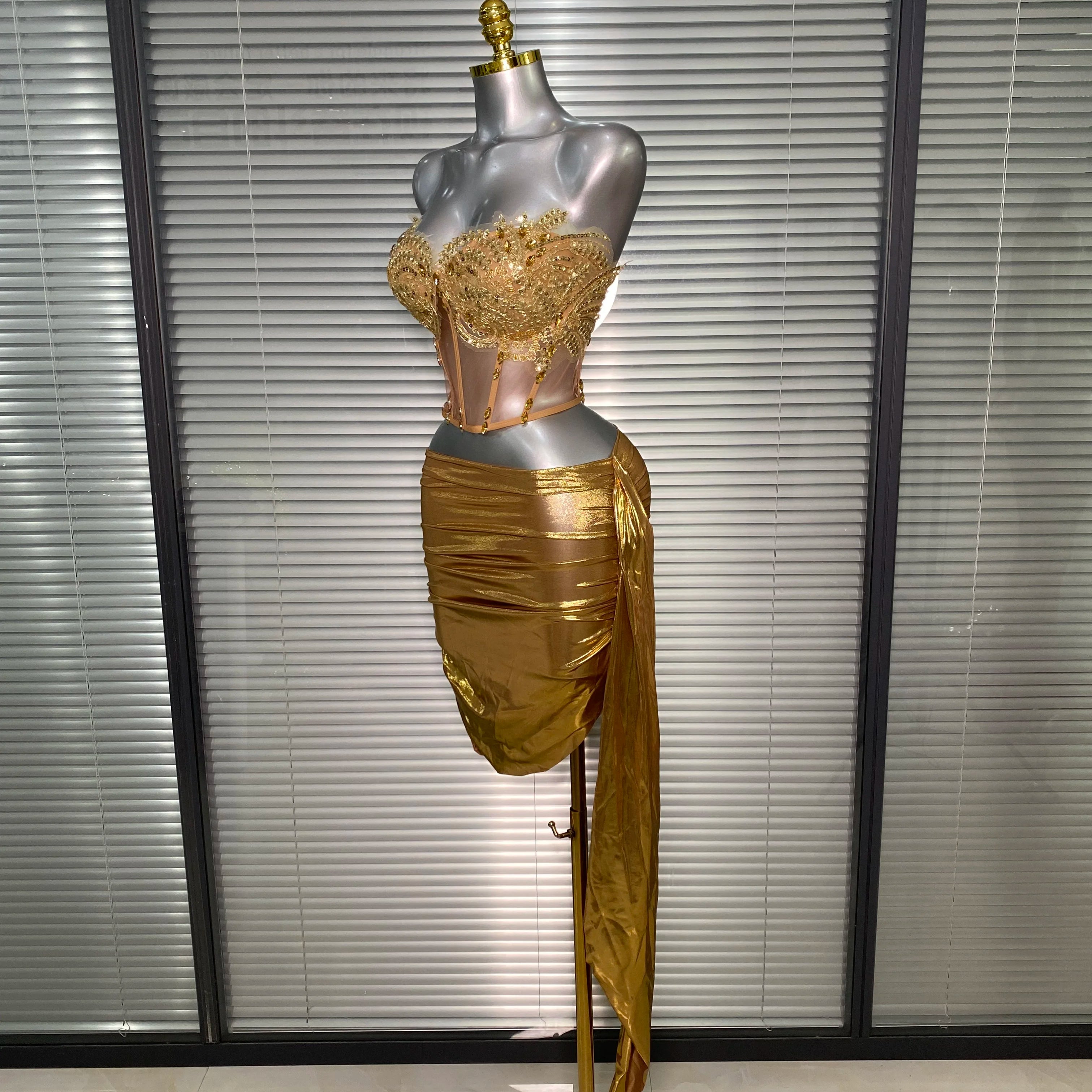 Women Sexy Sequins Gold Two Pieces Set Crystal Diamonds Night Club Sparkly Skirt Suits Adjustable Singer Dancer Stage Costume