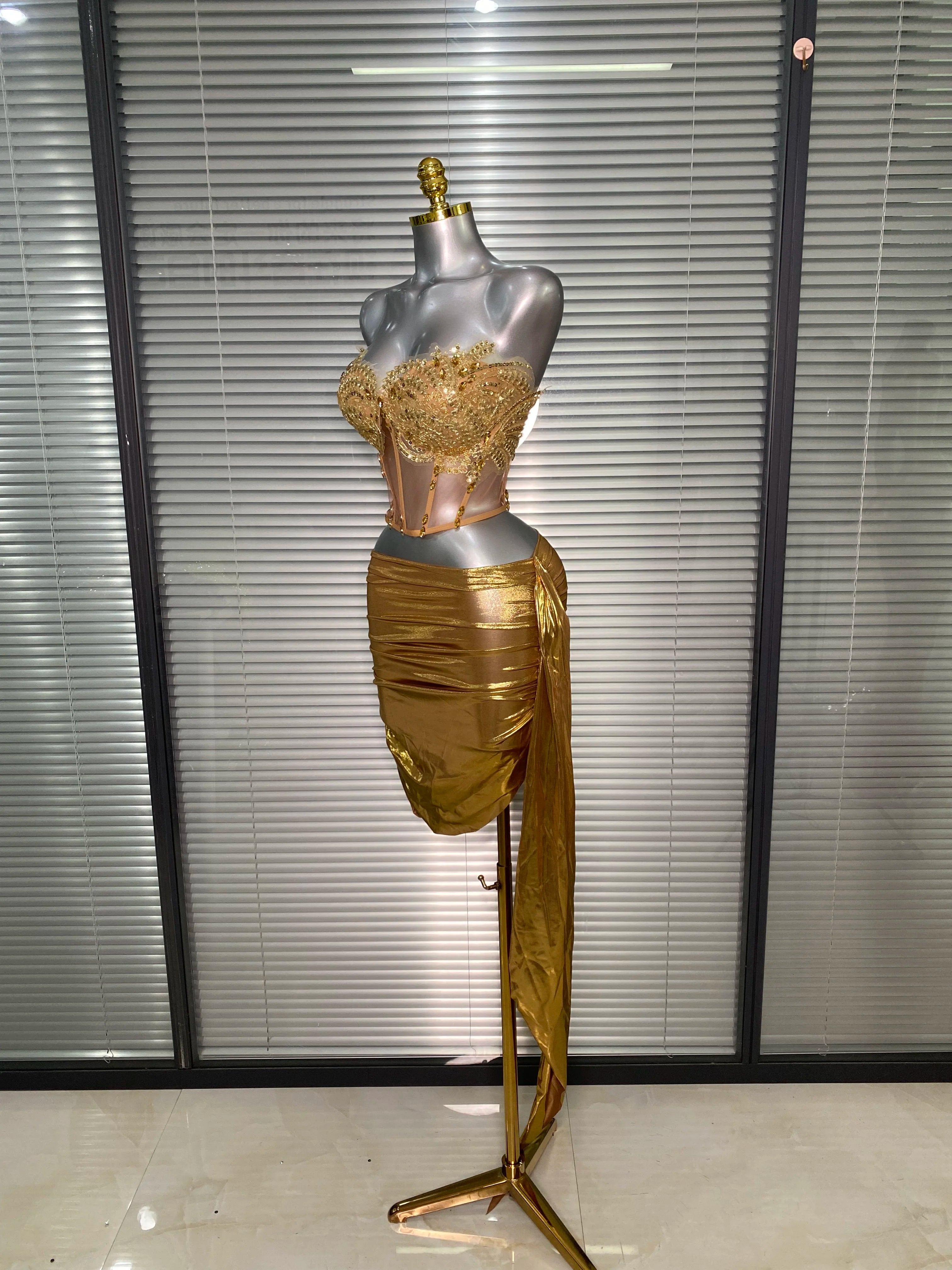 Women Sexy Sequins Gold Two Pieces Set Crystal Diamonds Night Club Sparkly Skirt Suits Adjustable Singer Dancer Stage Costume