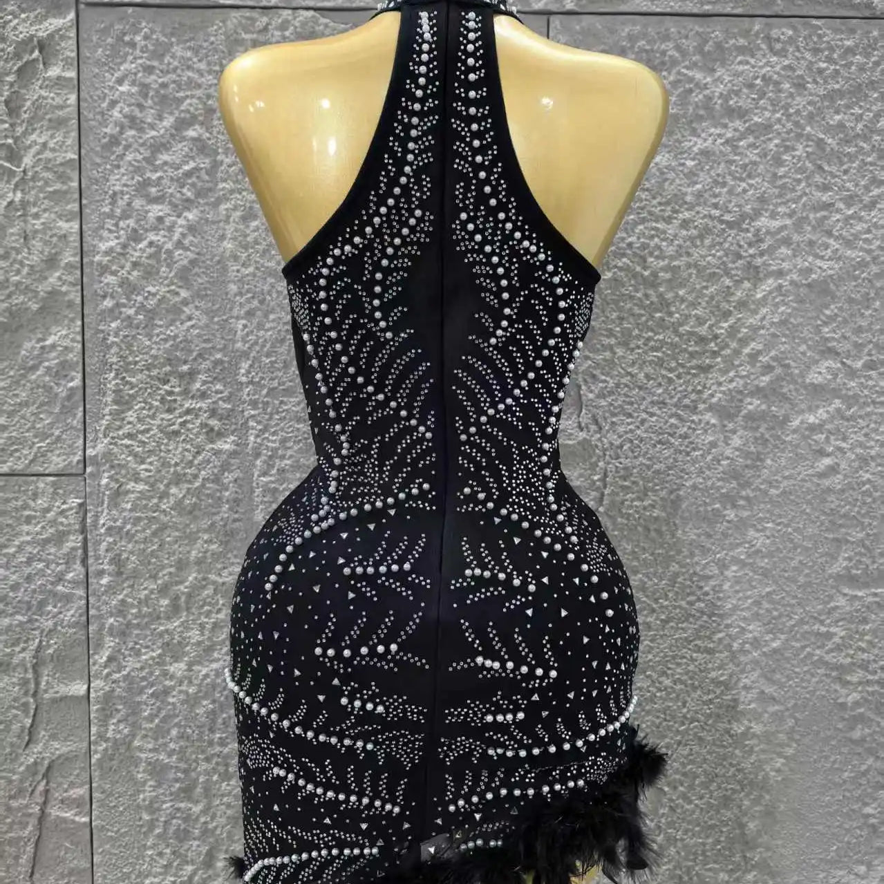 Vestido curto preto feminino, sexy, tomara que caia, com contas, penas, colado ao corpo, para festa, boate, bar, cantora
