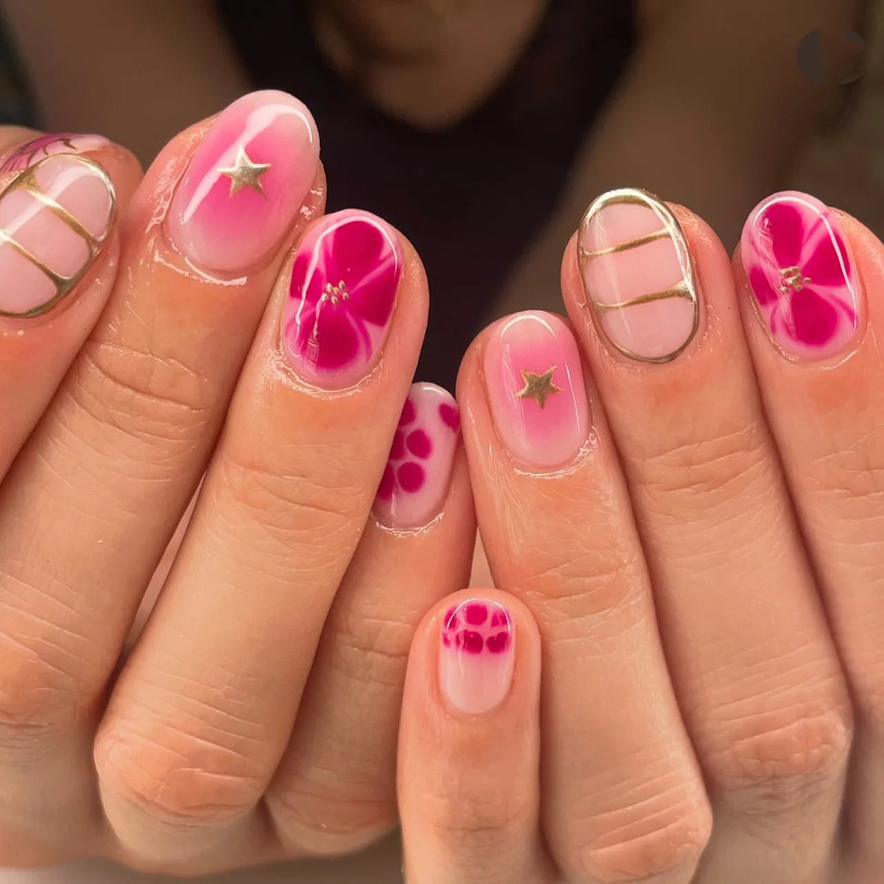 24Pcs Fashion Wine Red Press on Nails French Fake Nail Tips Short Almond Bow Design False Nails Set Wearable Full Cover Manicure