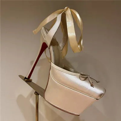 Sapatos de salto alto femininos com cadarço, bico quadrado, salto fino, plataforma, plissado, sandálias de luxo para casamento