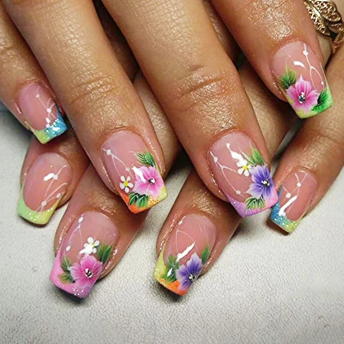 24 peças de unhas postiças de rosas vermelhas, flores longas, balé, design de unhas postiças francesas, cobertura total, pontas de unhas postiças vestíveis, arte
