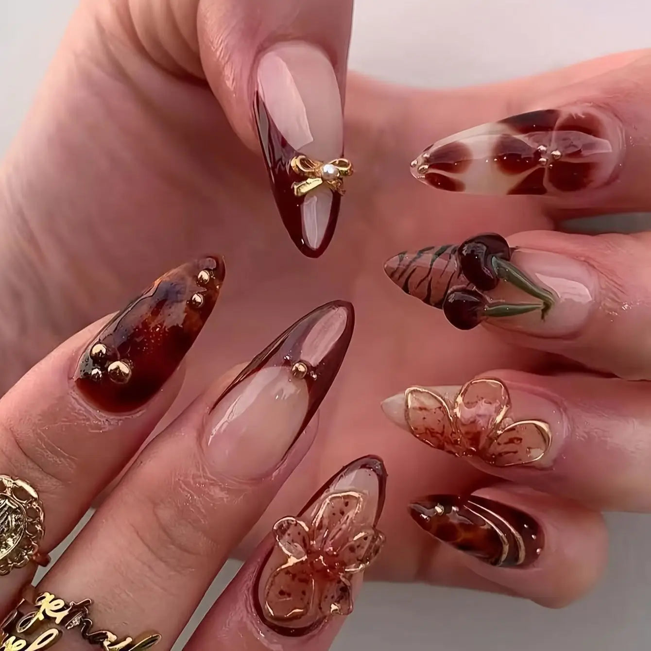 24pcs Green French Nails Sets Press on Flower Butterfly False Nails Mid-length Almond Fake Nail Leopard Print Full Cover Nail