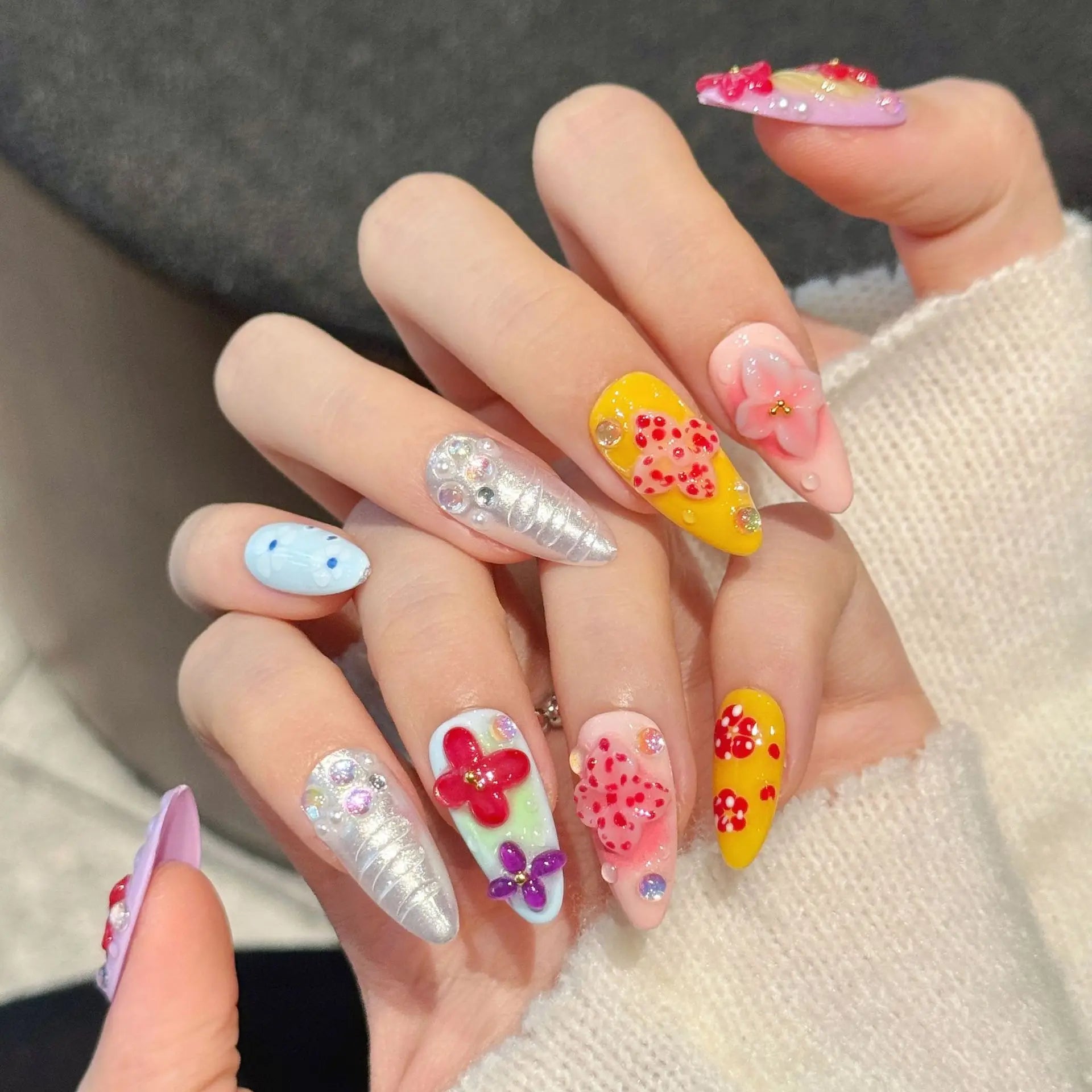 10pcs Flower Handmade Press on Nails Art Reusable Colorful Mid-length Almond False Nail Tips with Rhinestone Design Fake Nails