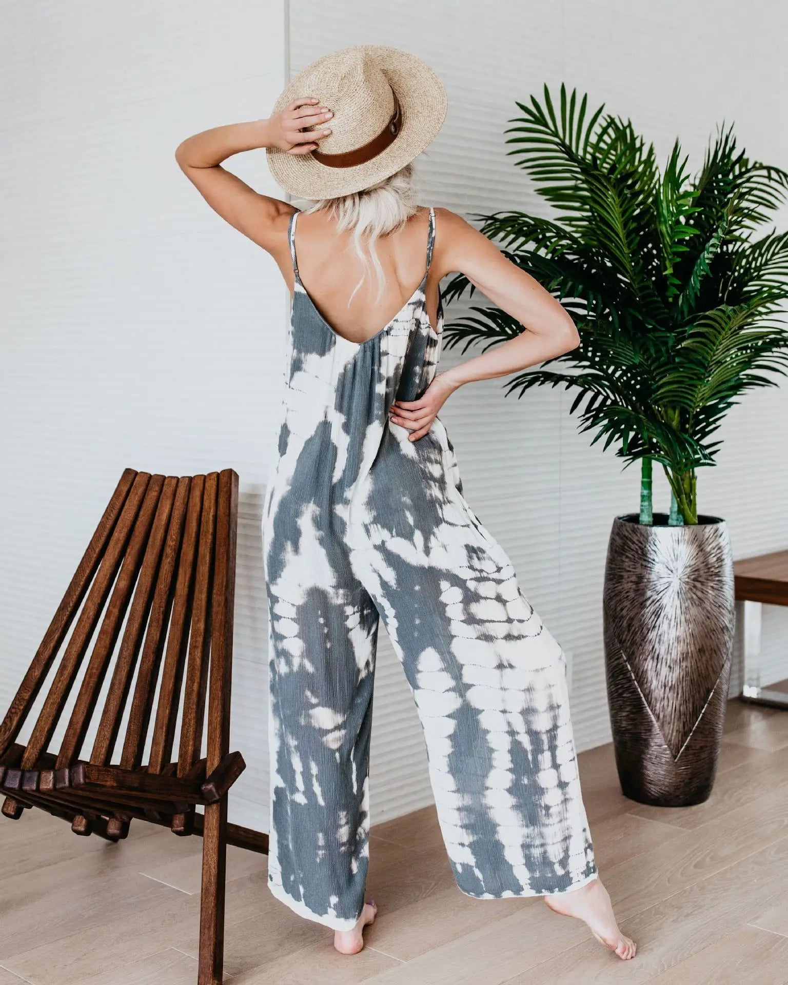 Women's jumpsuit clothing wholesale Russian European and American suspender sexy wide leg pants