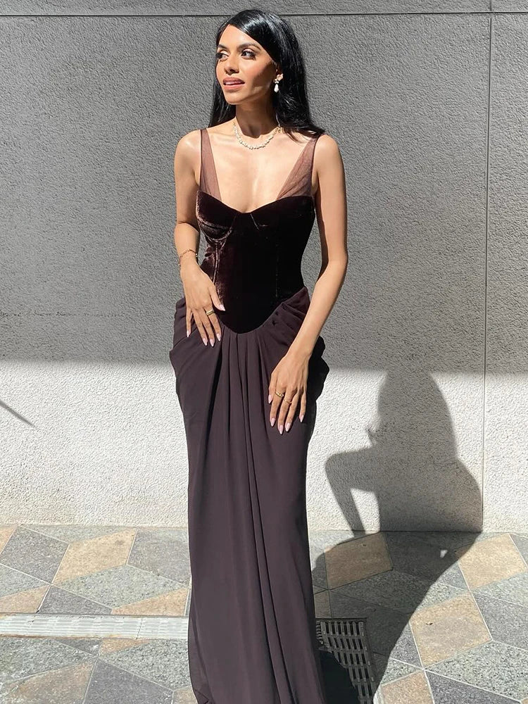 VC Chic Sleeveless Maxi Dress with Velvet Bodice and Chiffon Drape for Upscale Receptions Evening Gown