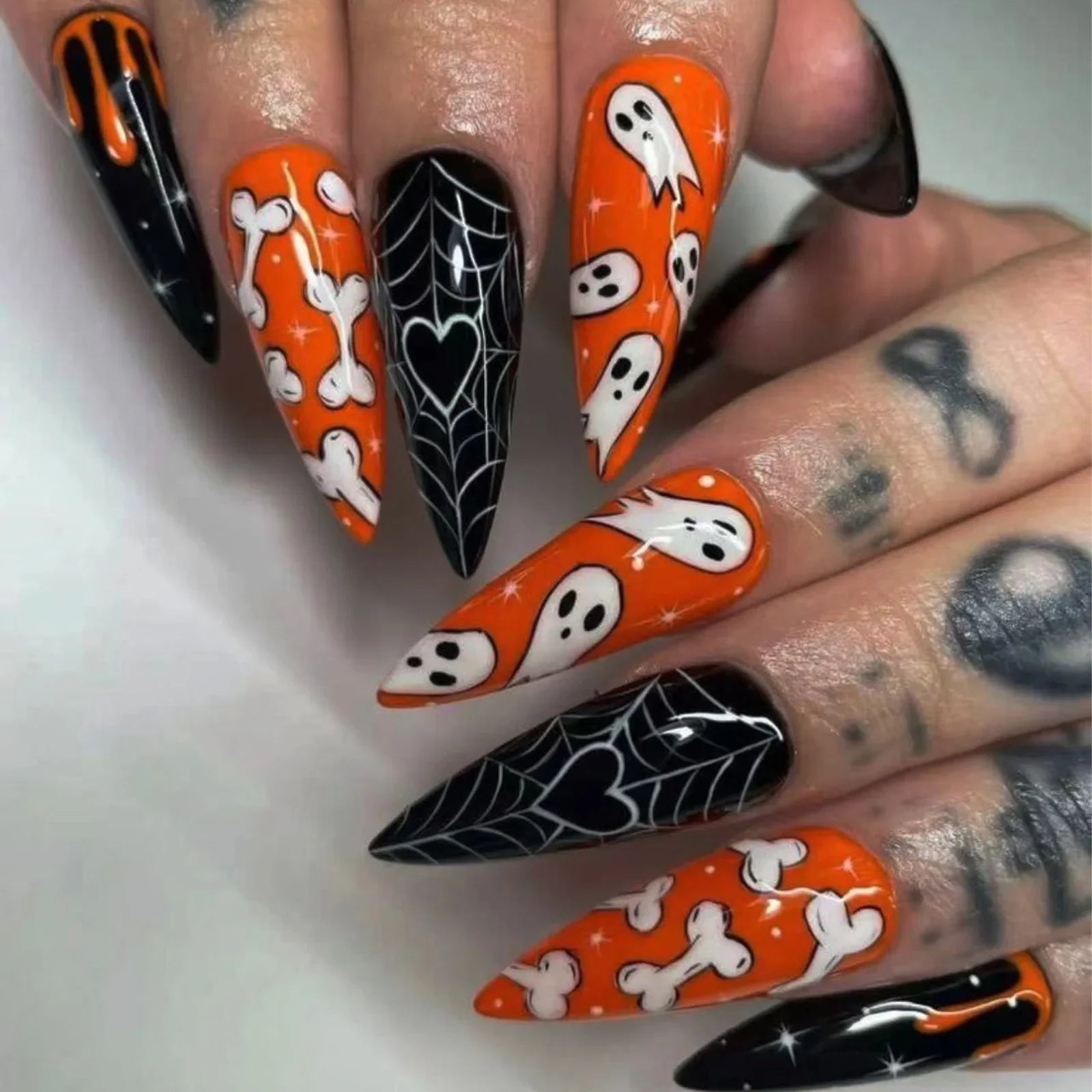 24 peças de unhas postiças de Halloween com desenhos de cabeça de amêndoa, unhas postiças de palhaço fofas, manicure francesa de cobertura total, pontas de pressão para meninas