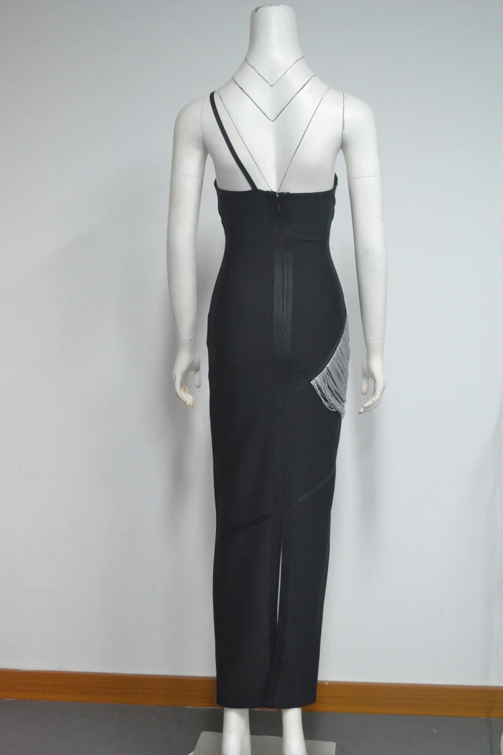 New Arrival Women Sexy Halter Off the Shoulder Silver Tassels Bodycon Long Bandage Dress Evening Party Celebrate Cocktail Wear