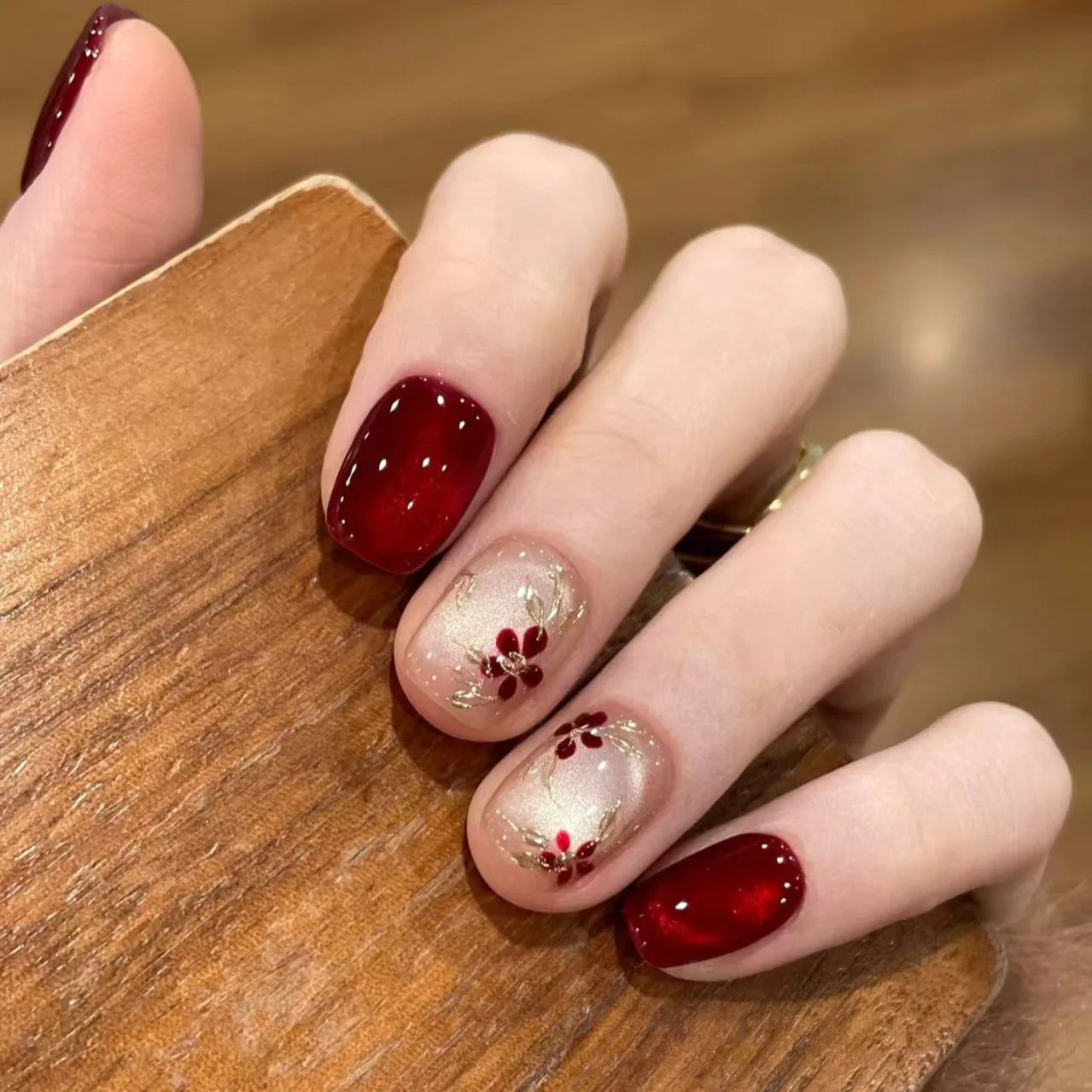 24pcs Wine Red Full Cover Nail Tips Cat's Eye Short Square False Nails with Flower Design Fake Nail Golden Lines Press on Nails