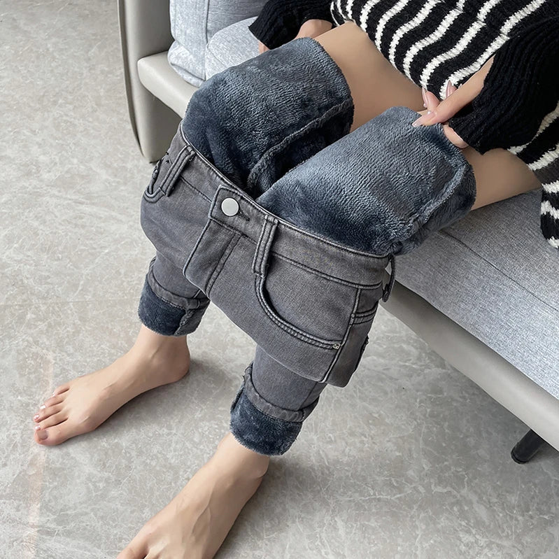 Women Thermal Jeans Winter Snow Warm Plush Stretch Jeans Lady Skinny Thicken Students Denim Pants Fleece Mom Fur Trousers