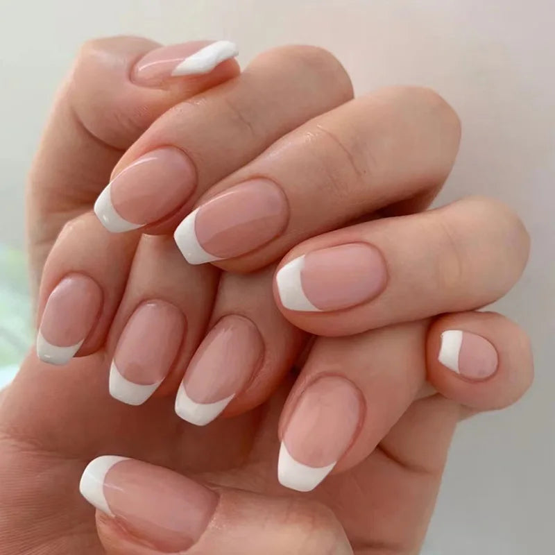 24Pcs Wearable Fake Nail Art Tips Short Square Head Press on Nails Simple White French False Nails Detachable Finished Manicure