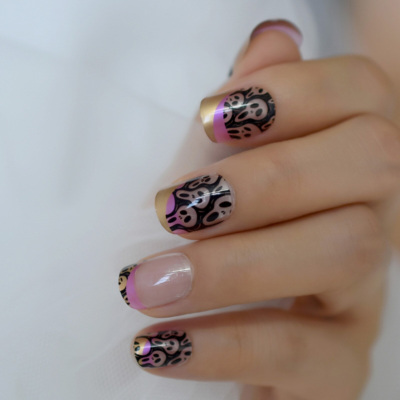 Nude Clear Halloween Fake Nails Short Round With Design Skull Print Pattern gel Acrylic Artificial False Nails Press On Tips