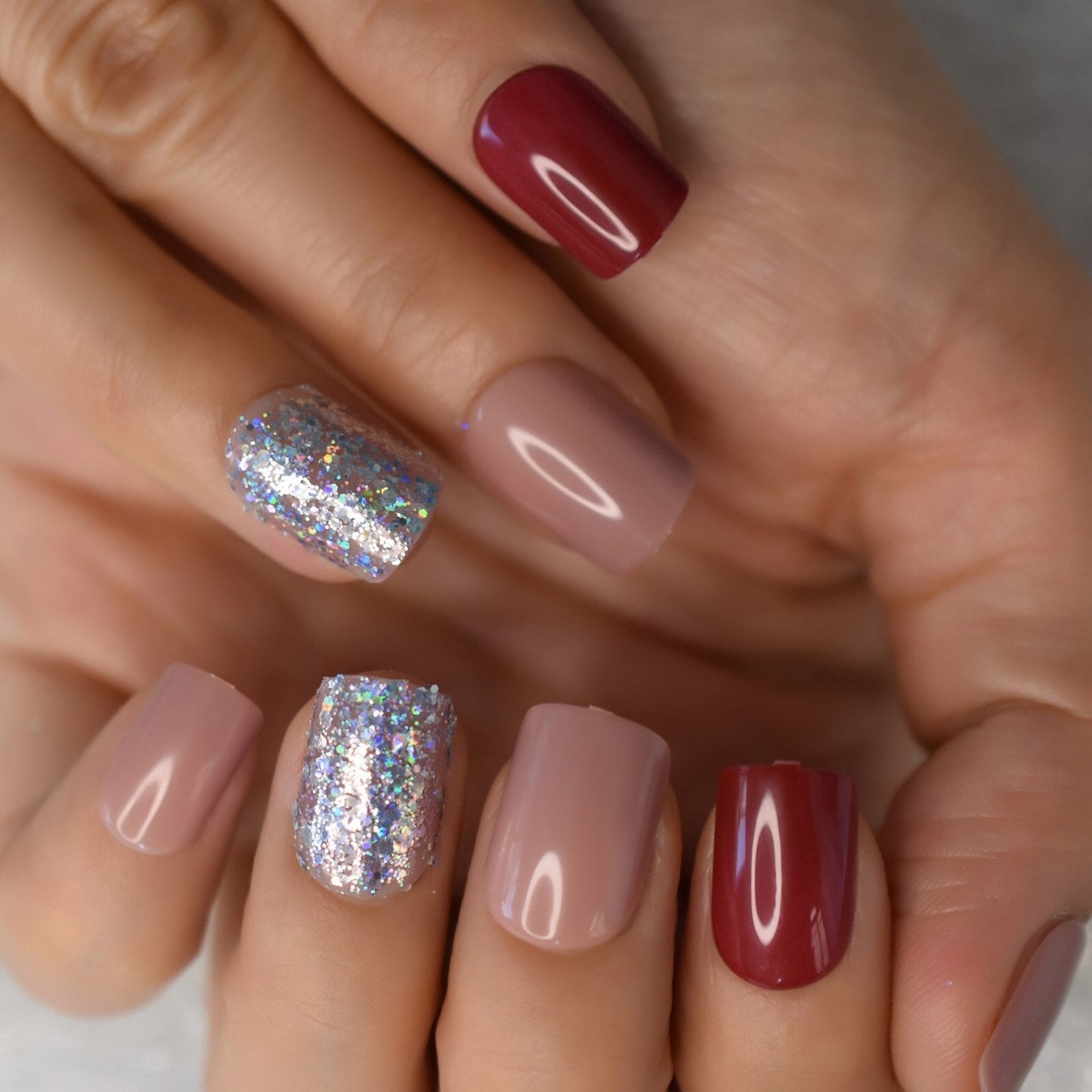 Short Matte Metallic Press On Nails Holographic Multi Color Shiny Squavol False Nails Fake Nails Art Fingernails Manicure Tips