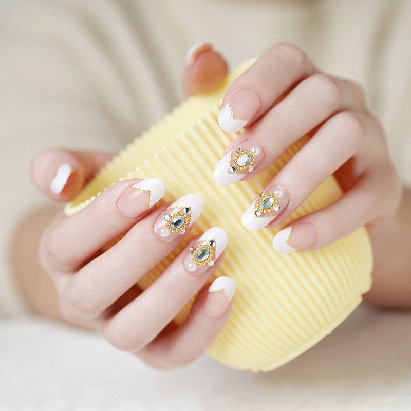 24Pcs/box Luxe Shining Rhinestone Wedding False Nails Transparent Glitter Gems Crown Designed Square Full Short Fake Art Bride 162