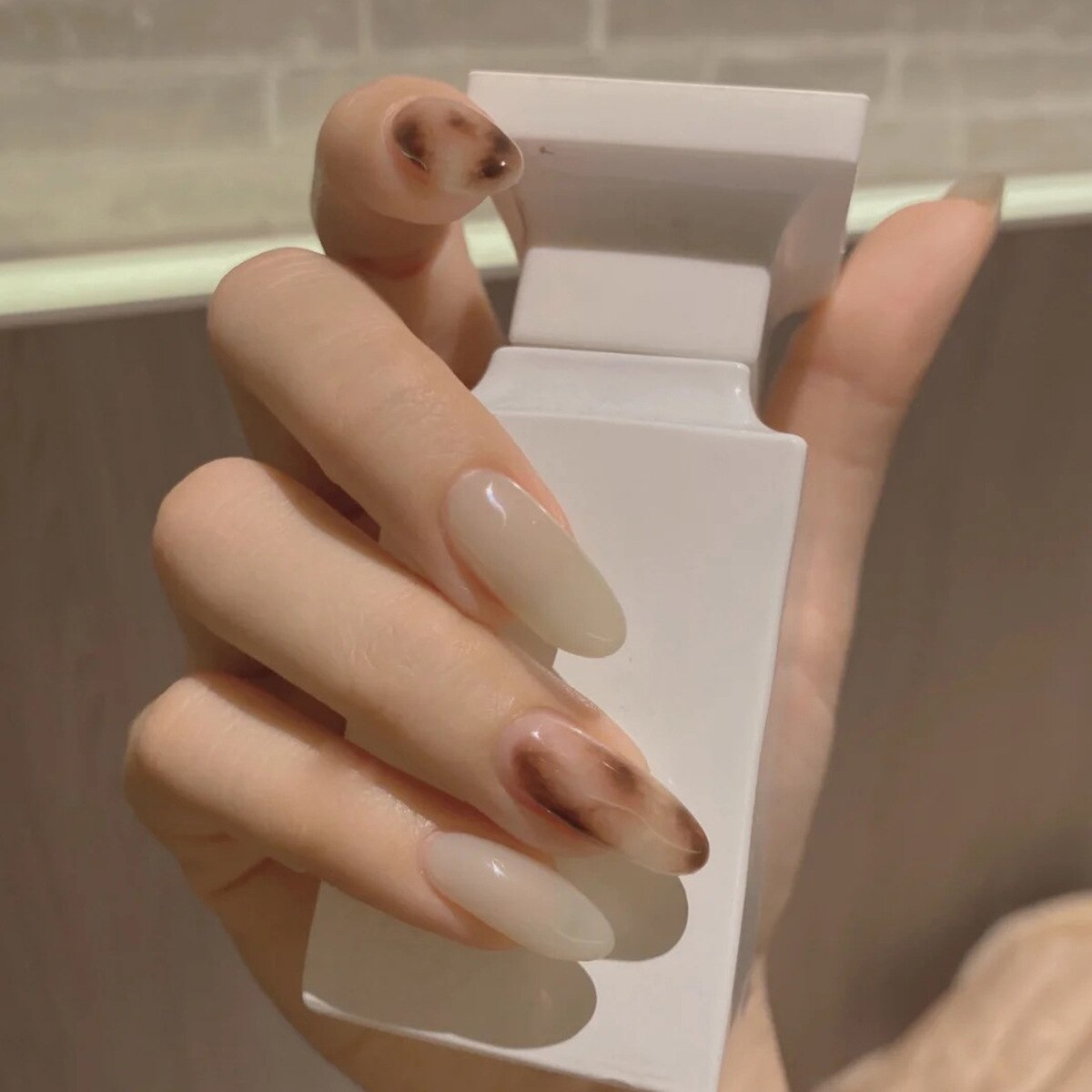 24Pcs/Set Fake Nails With Glue Full Cover Nail Tips Press On Med Nails DIY Manicure Oval Head False Nails Pink Almond Artificial