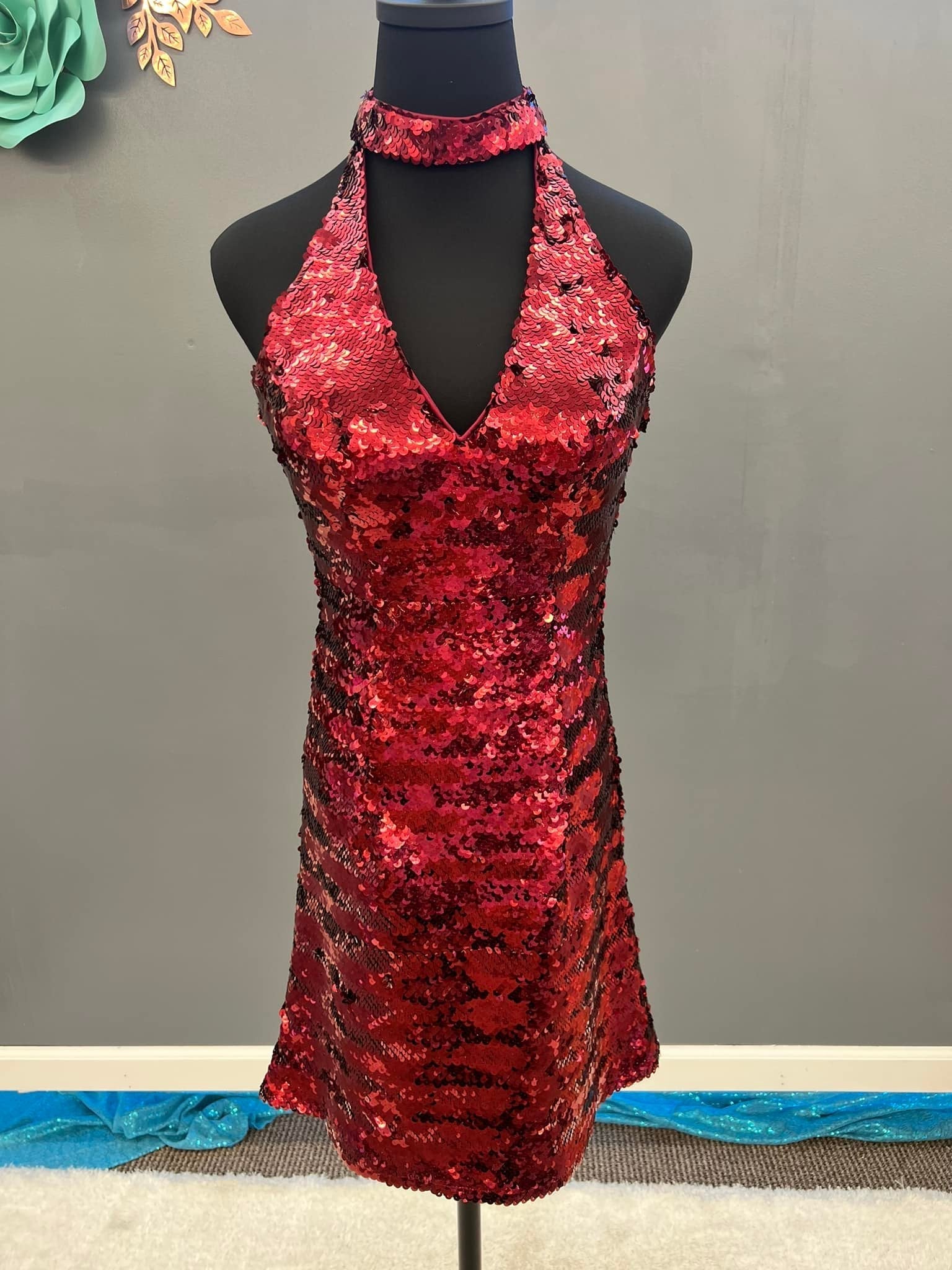 Halter Keyhole Mini Cocktail NYE Dress Burgundy Sequins Lady Formal Event Party Gown Sexy Club Night Graduation Hoco Gala custom colors Custom Size