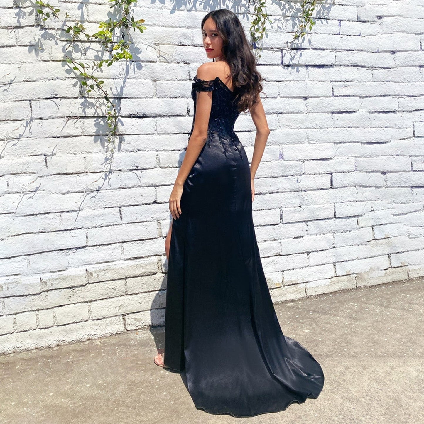 Luxury Lace Appliques Prom Dress Cap Sleeve Long Party Gown With Satin Train Sexy Side Slit Off-Shoulder Evening Dresses