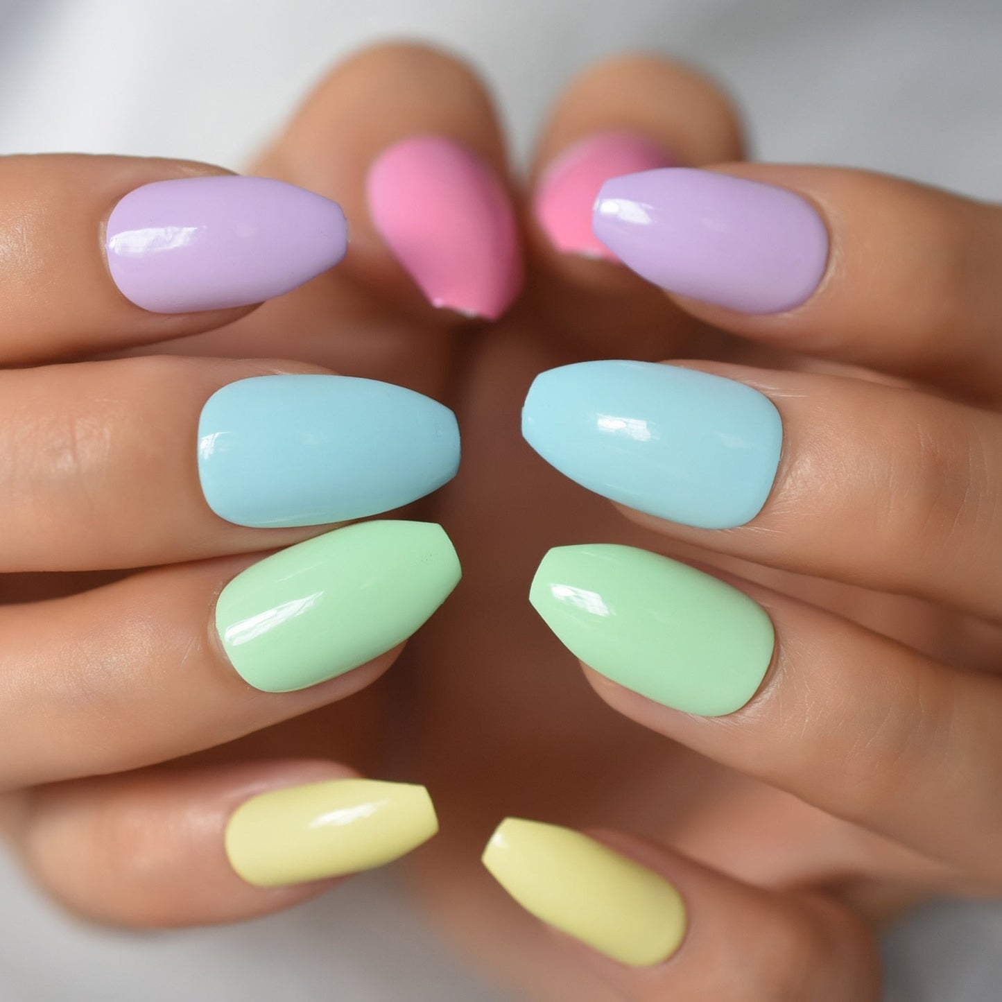 Glossy Gradient Rainbow Ombre French Press on Nails Almond Fake Nails Stiletto Oval Pointed Manicure False Nails Finger Tips