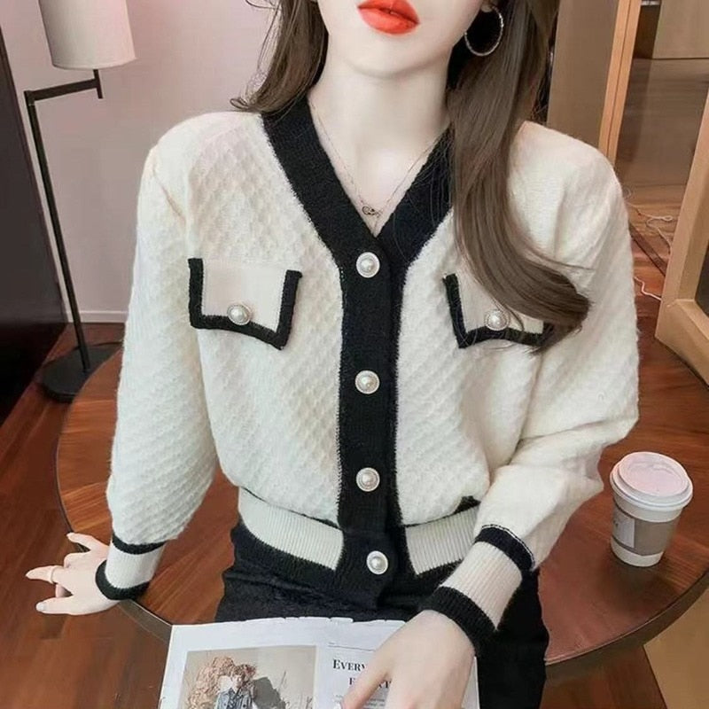 Autumn And Winter Color-blocking Knitted Top Women Cardigan Long-sleeved V-neck Short New Coat Fashion All-match Top