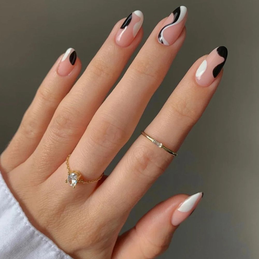 24Pcs/Set Fake Nails With Glue Full Cover Nail Tips Press On Med Nails DIY Manicure Oval Head False Nails Pink Almond Artificial