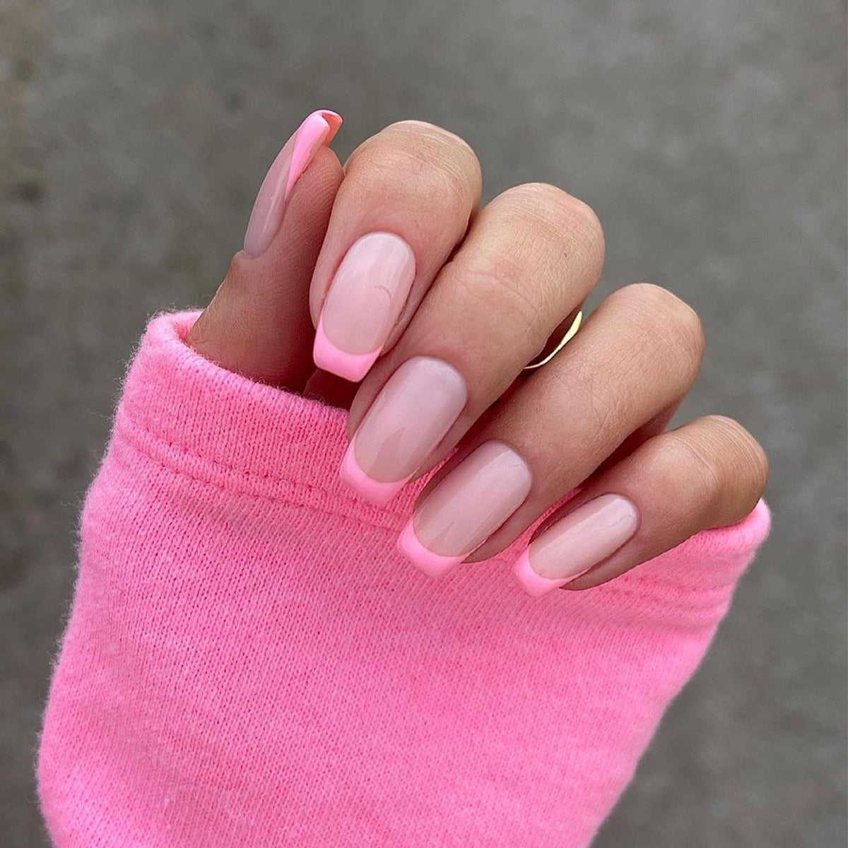 24Pcs/Set Fake Nails With Glue Full Cover Nail Tips Press On Med Nails DIY Manicure Oval Head False Nails Pink Almond Artificial