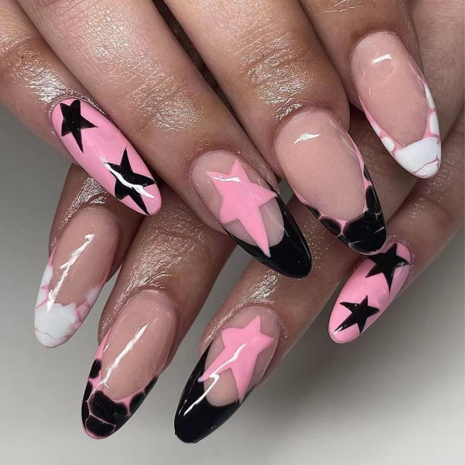 Short Almond Y2k Nails Press On Nail With Black Pentacle Star Designs 24pcs White French False Nails Rhinestone Fake Nail Tips style 6
