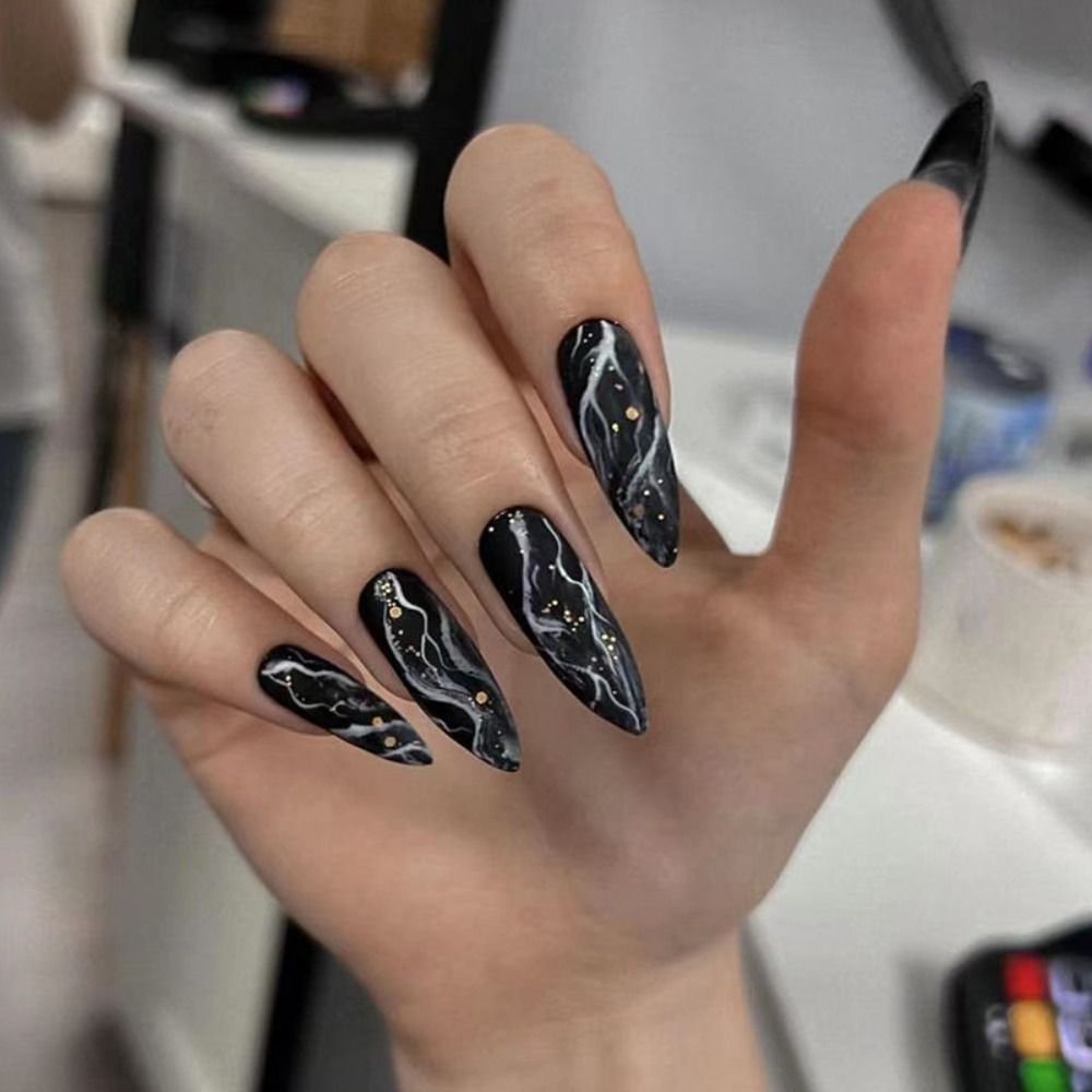 24pcs/set Long Stiletto Fake Nails Punk Snake Pattern Black White Matte False Nails Artificial Full Nail Tips Manicure Tools