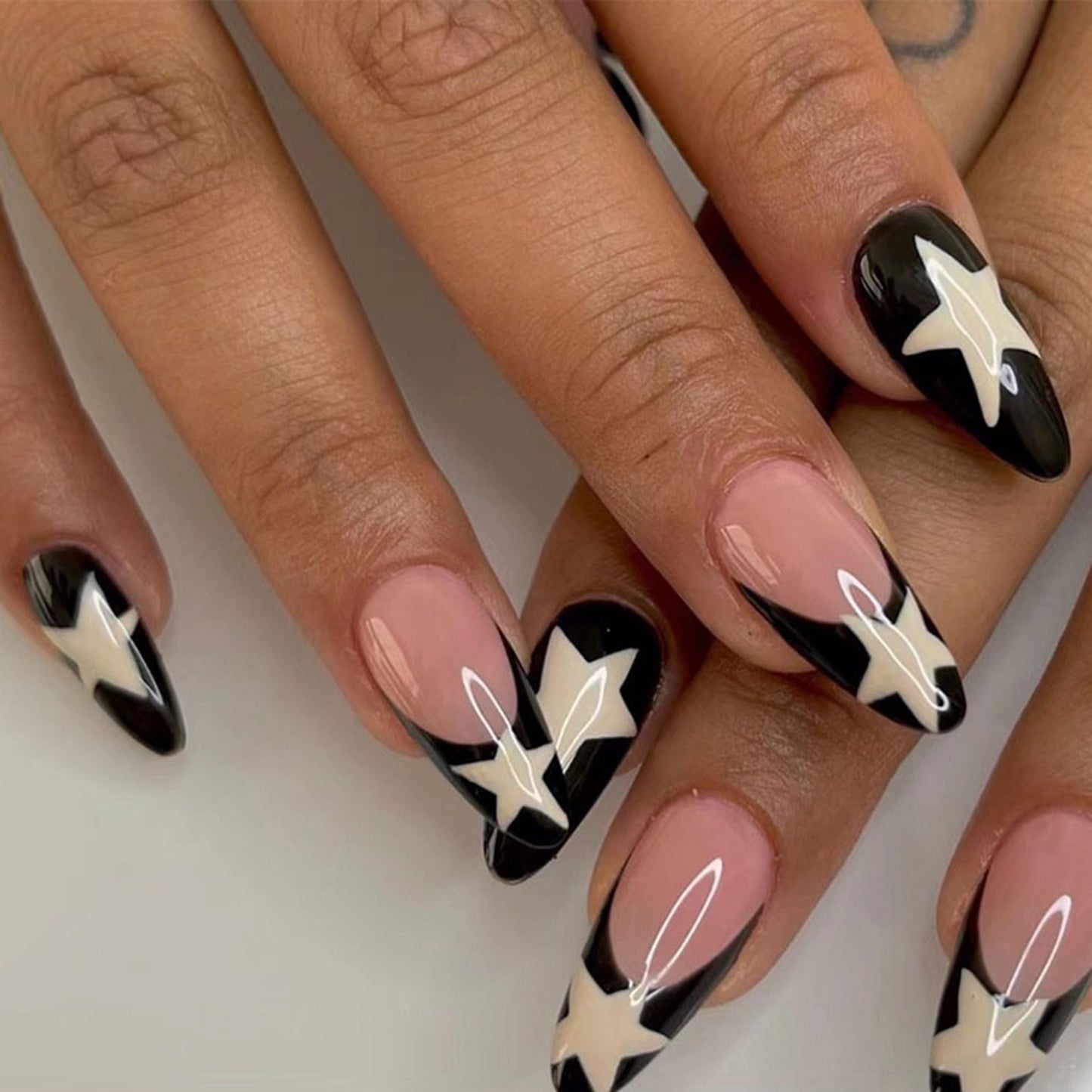 Short Almond Y2k Nails Press On Nail With Black Pentacle Star Designs 24pcs White French False Nails Rhinestone Fake Nail Tips