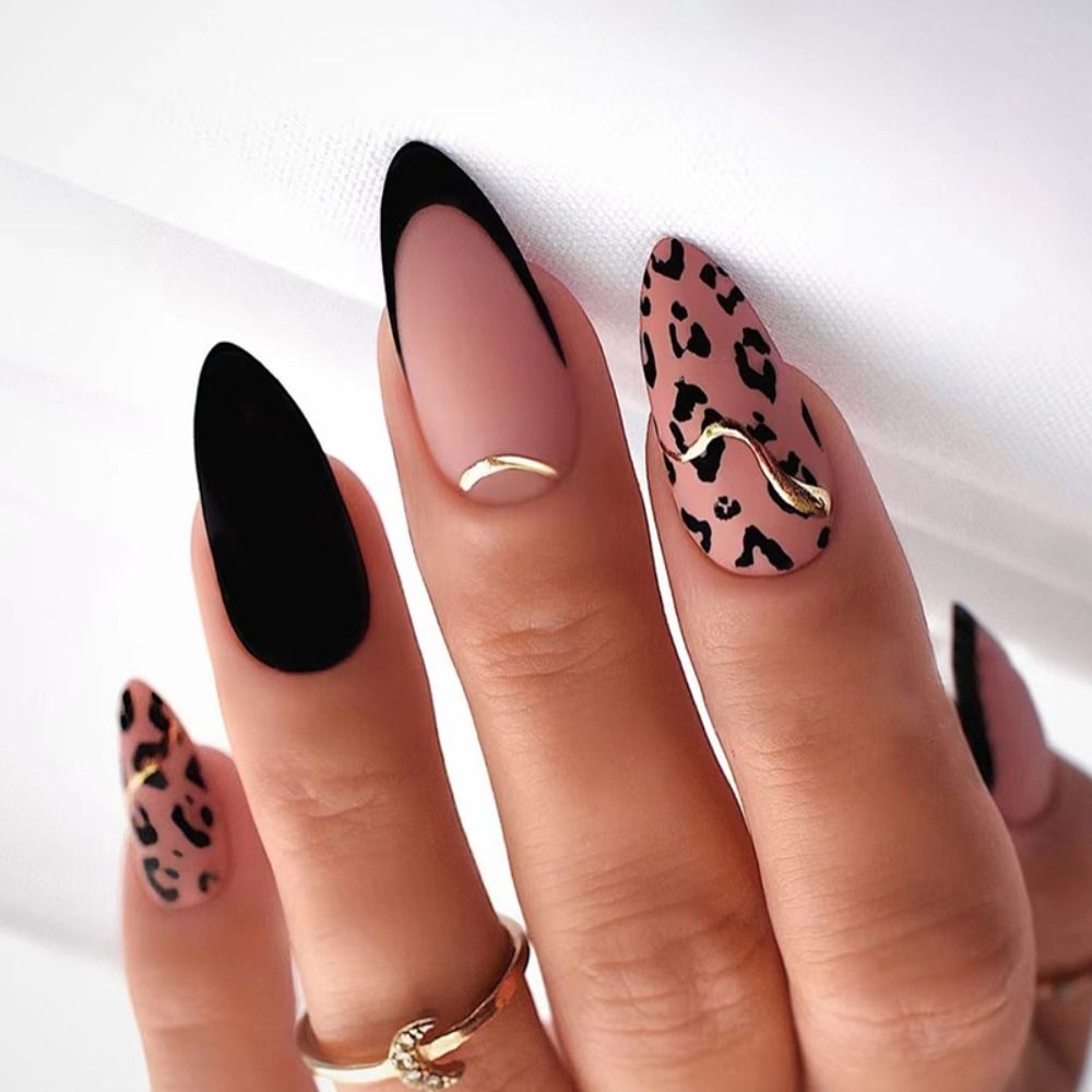 24pcs/set Long Stiletto Fake Nails Punk Snake Pattern Black White Matte False Nails Artificial Full Nail Tips Manicure Tools